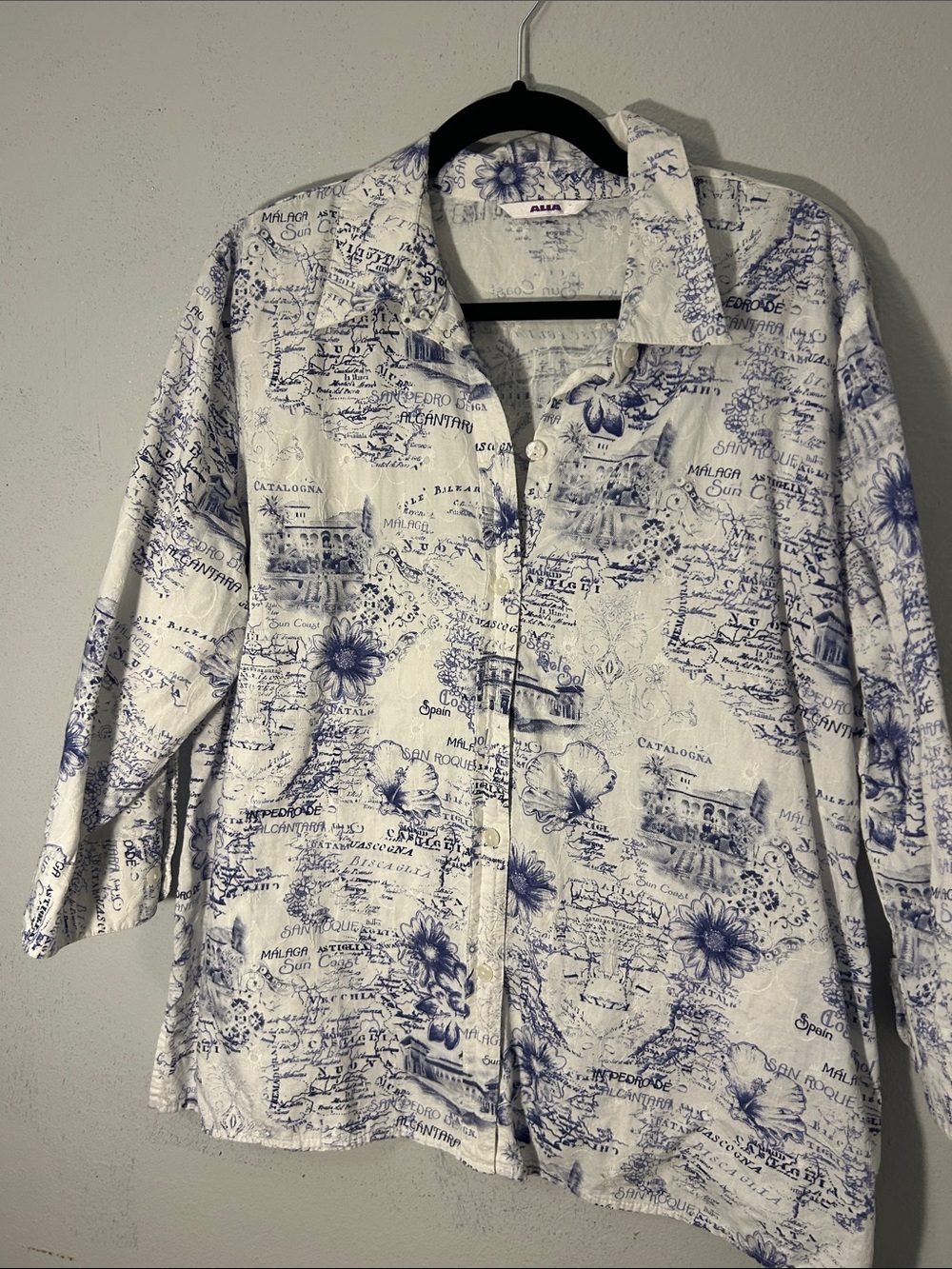Alia Women’s Large Blue White Spain Toile Print Button Front 3/4 Sleeve Blouse - Picture 7 of 9